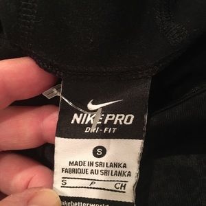 Ladies Nike hooded pullover size small